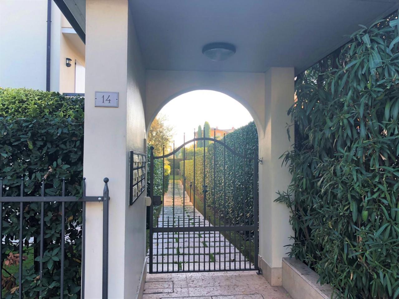 Desenzanoloft Official Partner Marriott Homes & Villas - Bea House, Sirmione With Private Garden And Share Pool Dış mekan fotoğraf